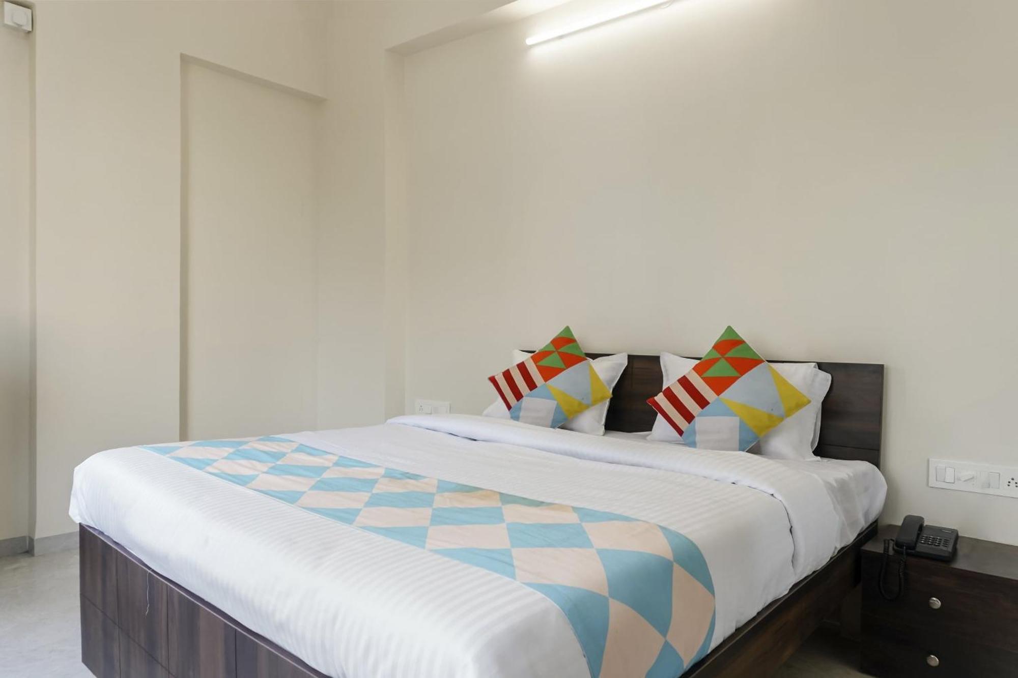 Hotel O Home Elegant Prime Ville Chinchvad Eksteriør billede