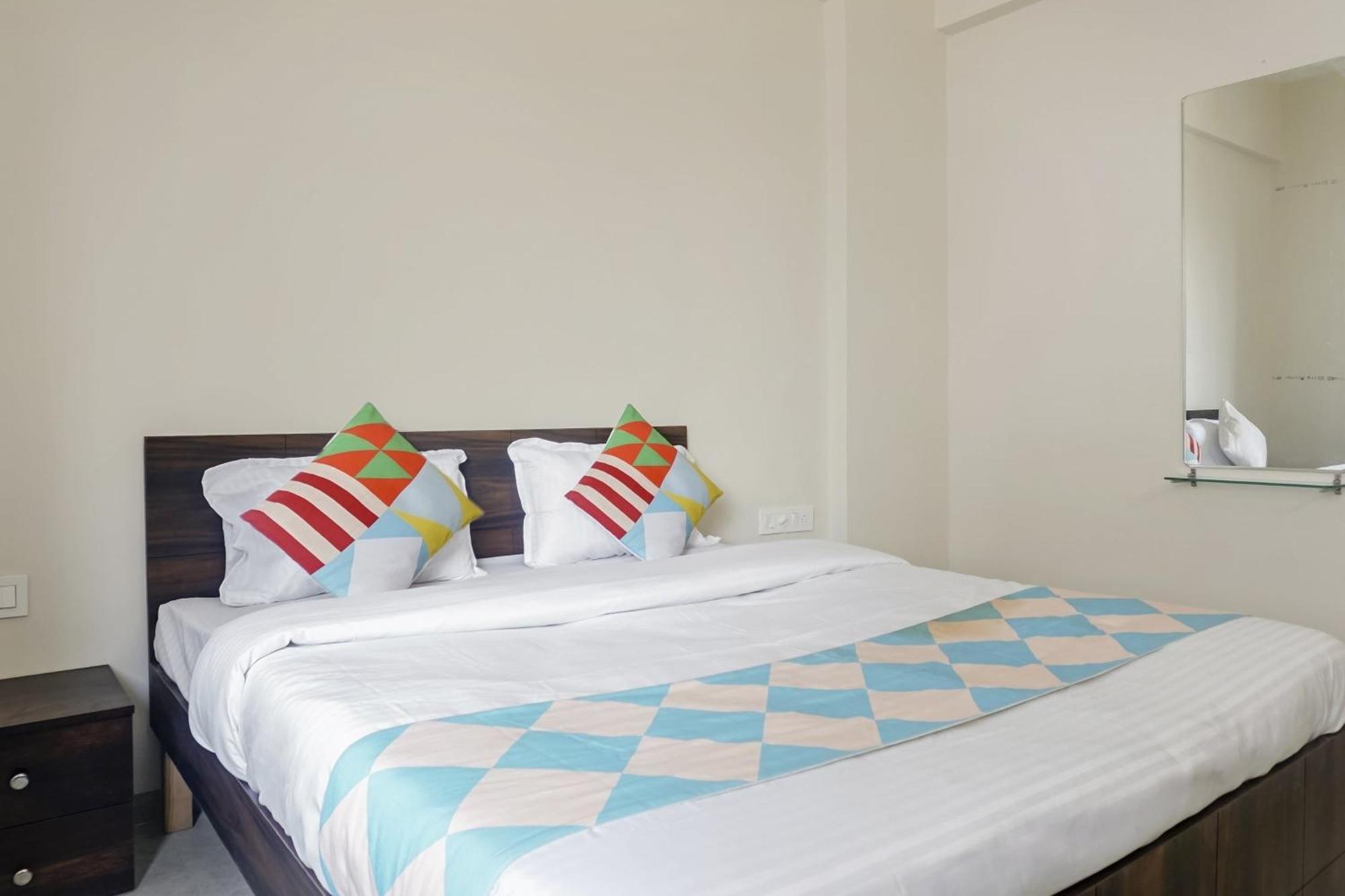 Hotel O Home Elegant Prime Ville Chinchvad Eksteriør billede
