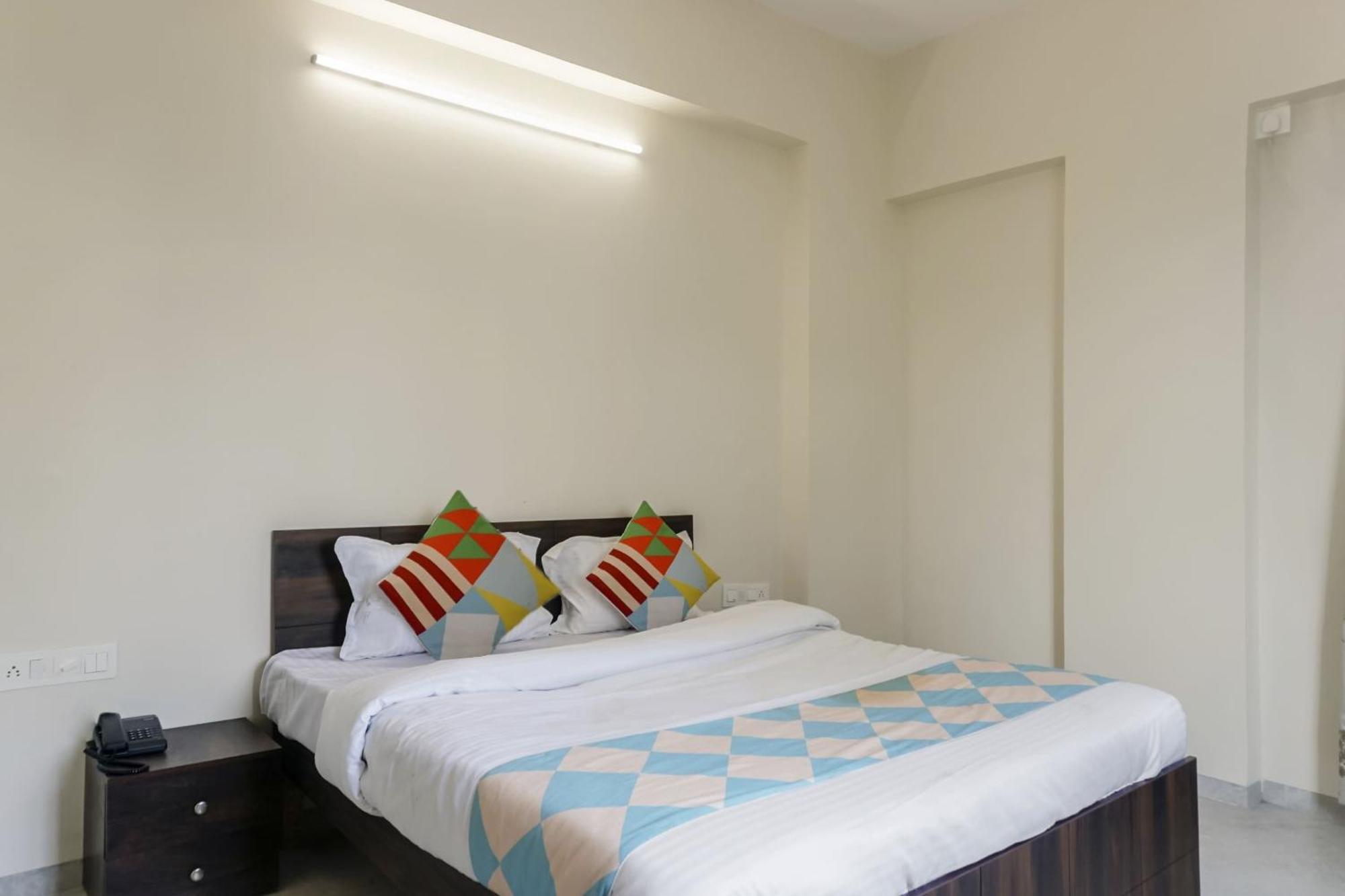 Hotel O Home Elegant Prime Ville Chinchvad Eksteriør billede
