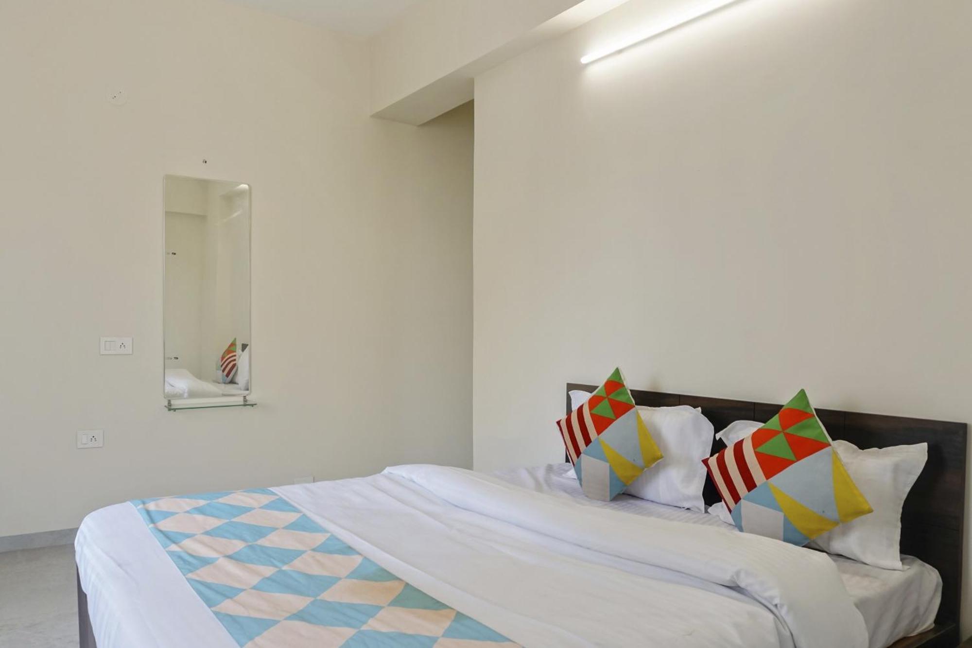 Hotel O Home Elegant Prime Ville Chinchvad Eksteriør billede