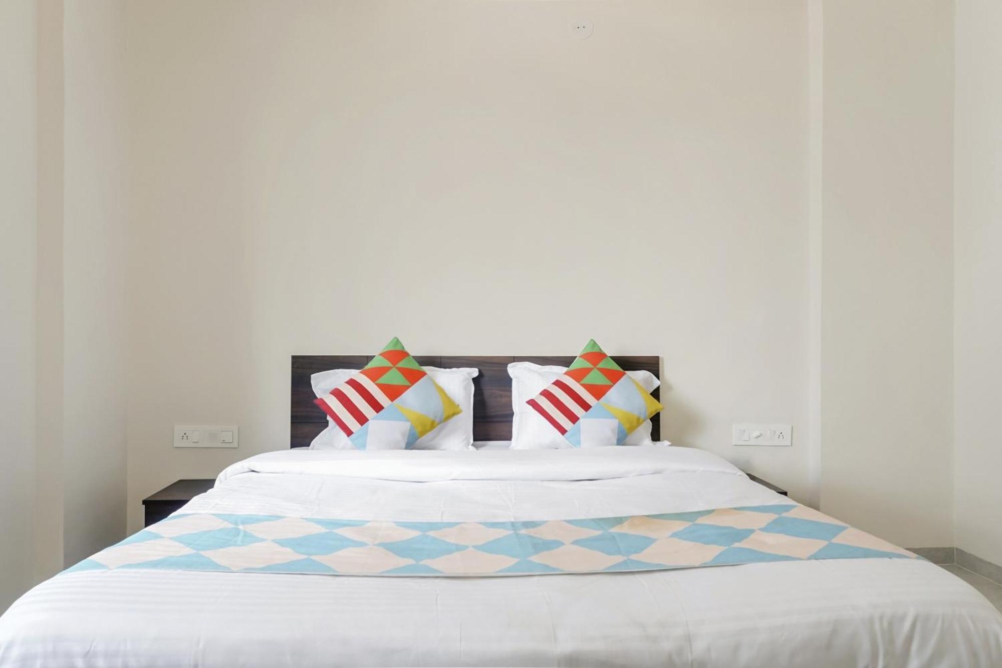 Hotel O Home Elegant Prime Ville Chinchvad Eksteriør billede